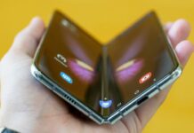 apple-is-building-future-foldable-iphone-prototypes