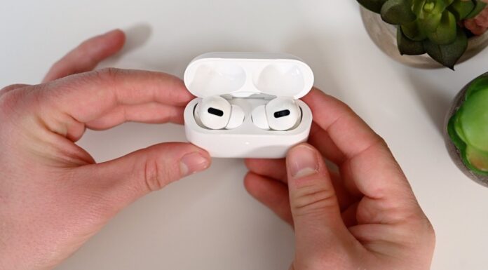 Apple Store Customers Can Once Again Try On AirPods Before Buying