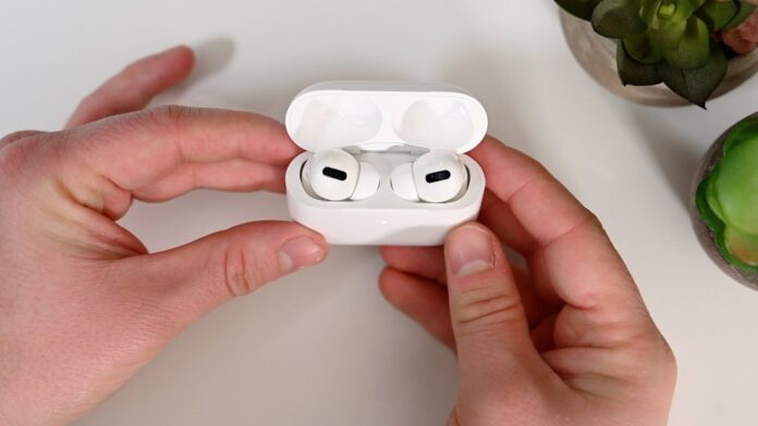Apple Store Customers Can Once Again Try On AirPods Before Buying