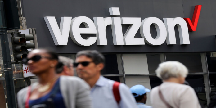 Verizon sells internet trailblazers Yahoo and AOL for $5B