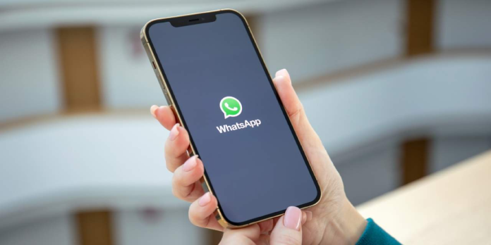 WhatsApp's vanishing messages feature is now available as a default
